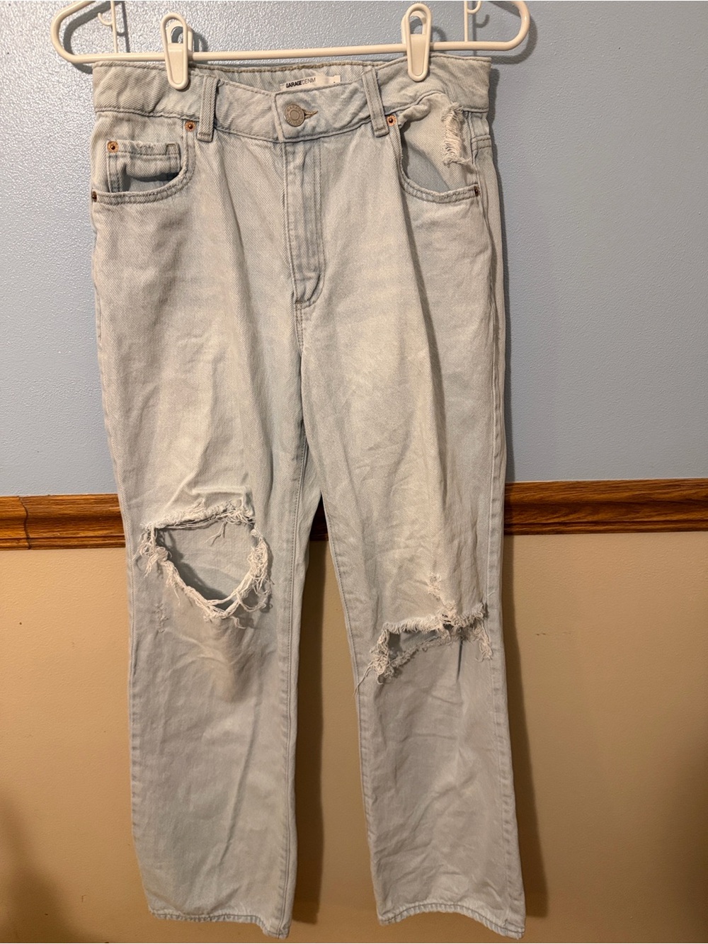 Garage Light Wash Distressed 90’s Straight Leg Jeans Size 7/28